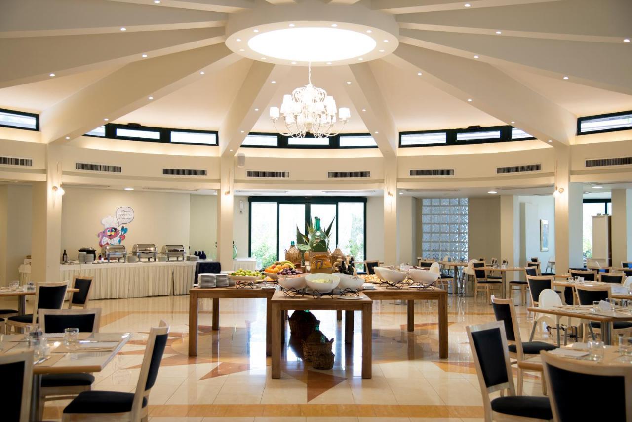 Gattarella Family Resort - Seaside Rooms&Suites Vieste Esterno foto