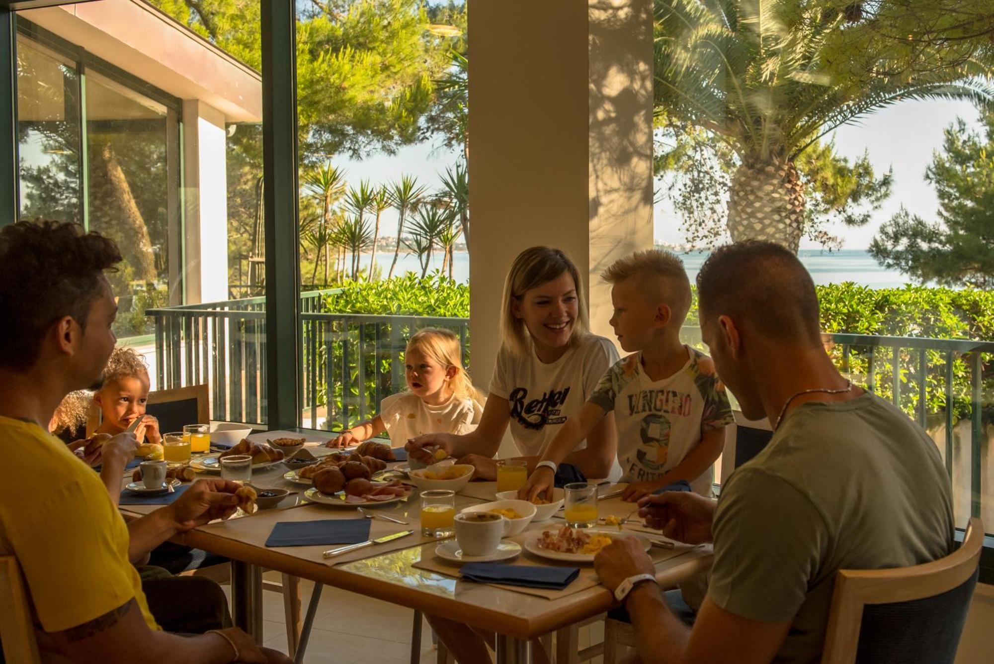 Gattarella Family Resort - Seaside Rooms&Suites Vieste Esterno foto