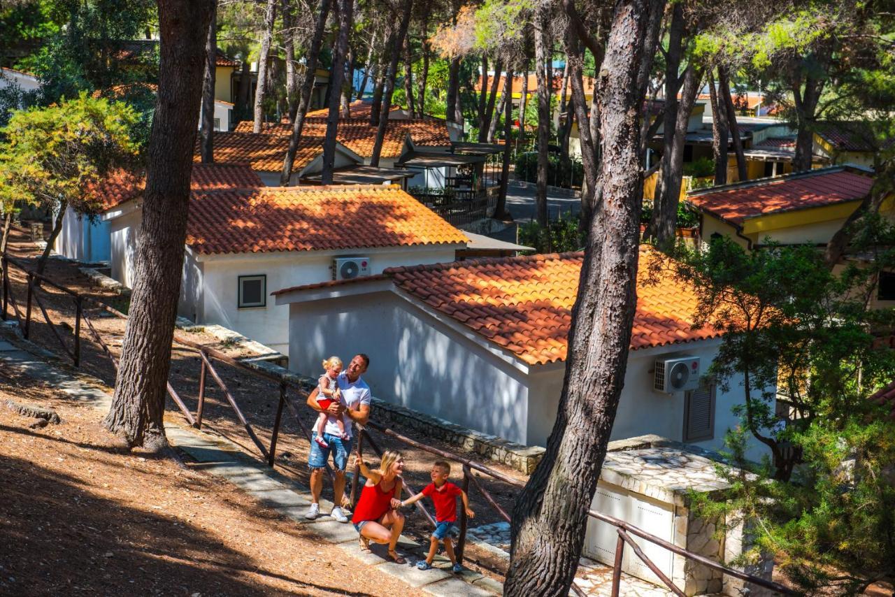 Gattarella Family Resort - Seaside Rooms&Suites Vieste Esterno foto