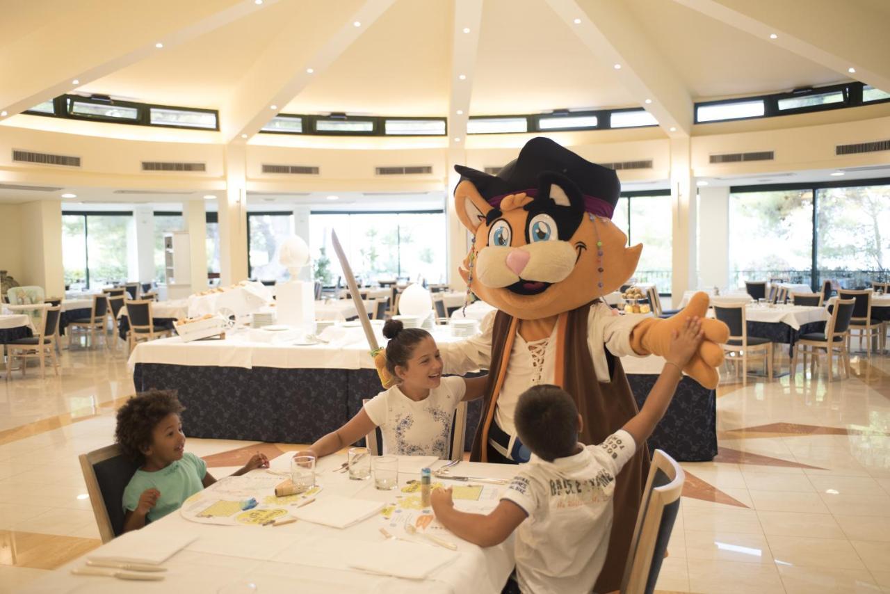Gattarella Family Resort - Seaside Rooms&Suites Vieste Esterno foto